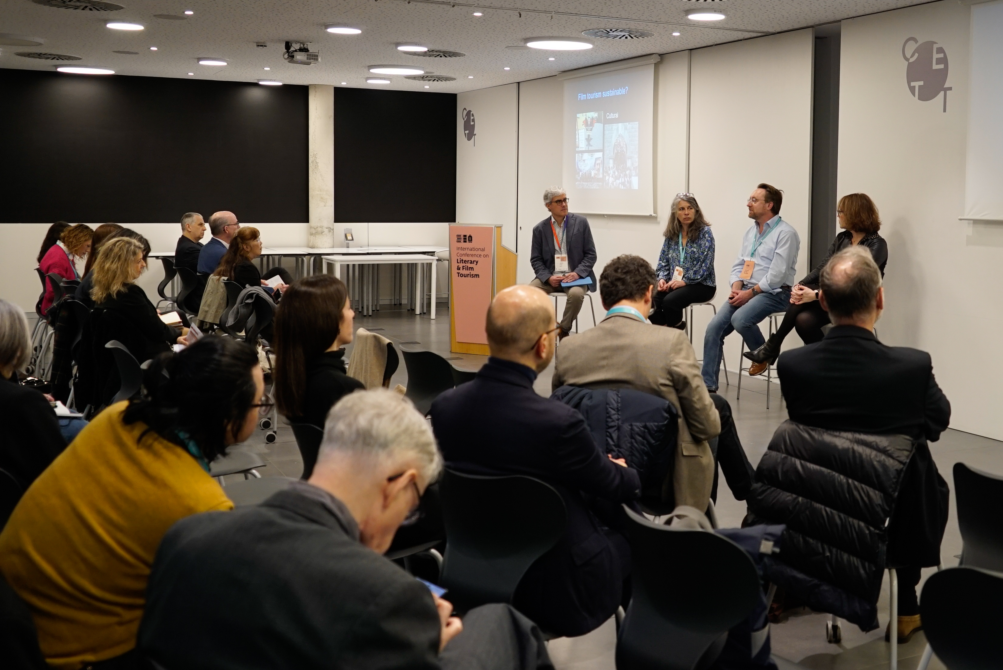 Photography from: Qué nos explican los y las profesionales sobre la relación entre literatura, cine y turismo? | CETT